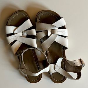 Saltwater Sandals in white W8